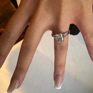 14k white gold 1.73 Cts radiant solitaire diamond ring
